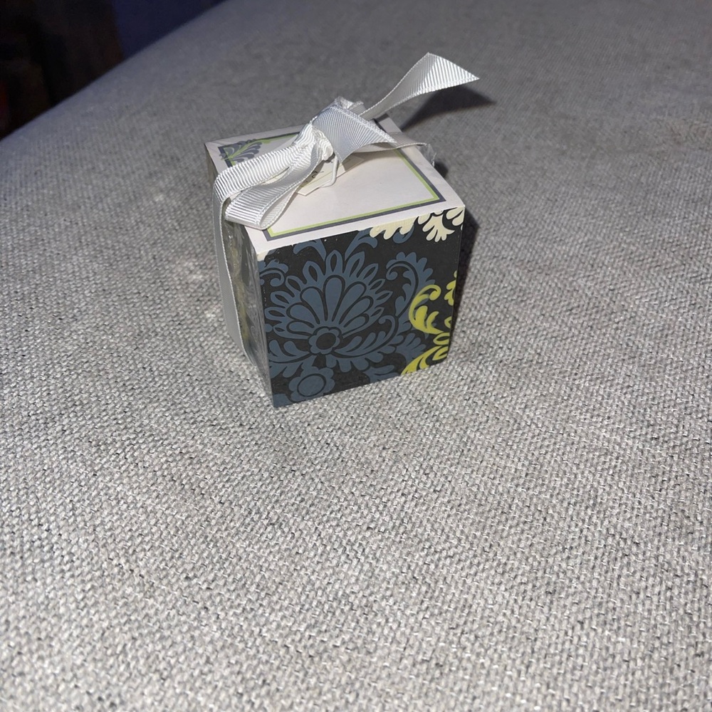 Vera Bradley Note Cube
